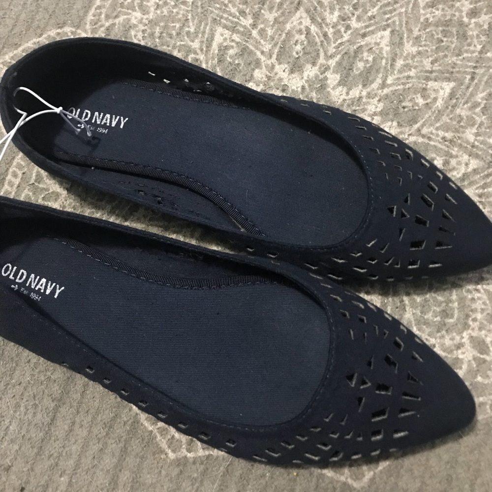 NEVER WORN Old Navy cut out flats